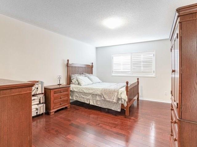 29 Irene Cres, House attached with 3 bedrooms, 3 bathrooms and 2 parking in Brampton ON | Image 13
