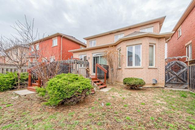17 Freesia Rd, House detached with 3 bedrooms, 4 bathrooms and 6 parking in Brampton ON | Image 28