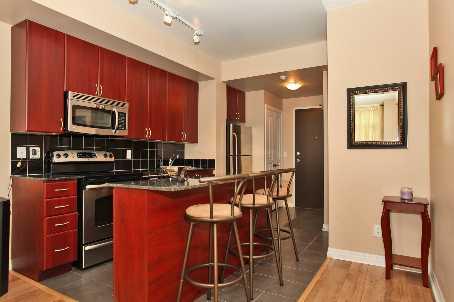 1003 - 225 Webb Dr, Condo with 1 bedrooms, 1 bathrooms and 1 parking in Mississauga ON | Image 2