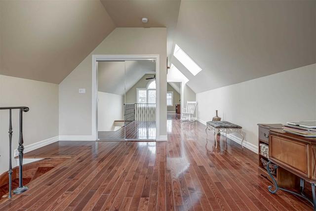 329 Lippincott St, House detached with 4 bedrooms, 4 bathrooms and 2 parking in Toronto ON | Image 16