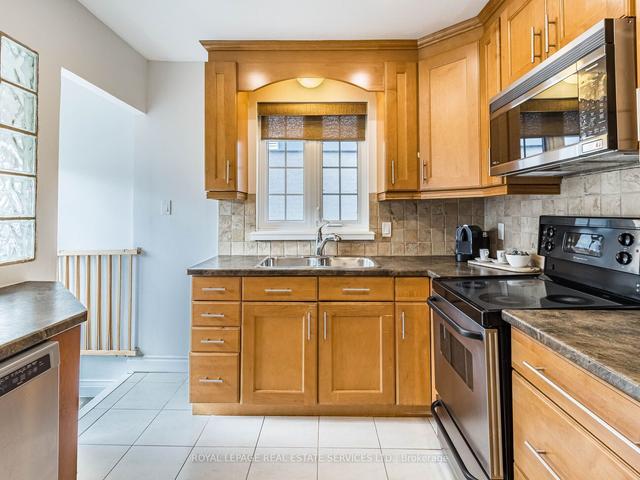 114 Westrose Ave, House detached with 2 bedrooms, 2 bathrooms and 3 parking in Toronto ON | Image 4