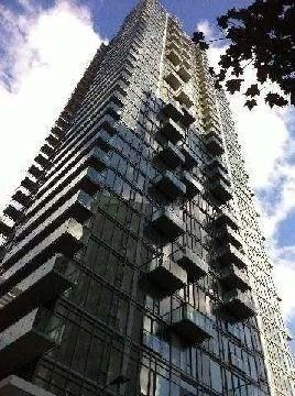 1003 - 75 St Nicholas St, Condo with 0 bedrooms, 1 bathrooms and null parking in Toronto ON | Image 1