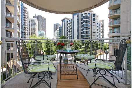 202 - 2111 Lake Shore Blvd W, Condo with 2 bedrooms, 2 bathrooms and 2 parking in Toronto ON | Image 8