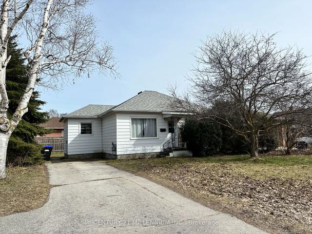 99 Robinson St, House detached with 2 bedrooms, 1 bathrooms and 2 parking in Collingwood ON | Image 1