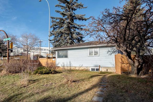 4504 14 Street Nw, House detached with 5 bedrooms, 2 bathrooms and 2 parking in Calgary AB | Image 3
