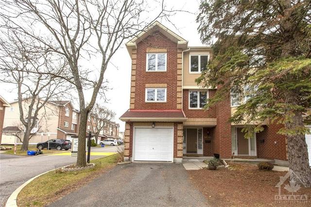 1838 Summerfields Crescent, Townhouse with 3 bedrooms, 3 bathrooms and 2 parking in Ottawa ON | Image 1