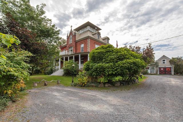 1 Thunder Rd, House detached with 6 bedrooms, 3 bathrooms and 11 parking in Frontenac Islands ON | Image 38
