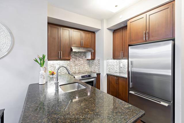 715 - 2 Old Mill Dr, Condo with 2 bedrooms, 2 bathrooms and 1 parking in Toronto ON | Image 4