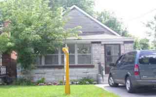 7 Syndicate Ave, House detached with 2 bedrooms, 1 bathrooms and 1 parking in Toronto ON | Image 1