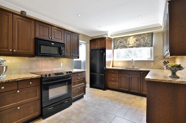2156 Rebecca St, House detached with 5 bedrooms, 4 bathrooms and 6 parking in Oakville ON | Image 6