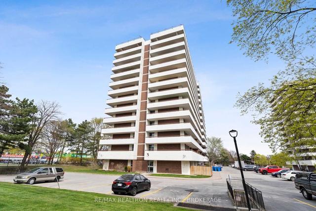 901 - 1 Royal Orchard Blvd, Condo with 3 bedrooms, 2 bathrooms and 1 parking in Markham ON | Image 1