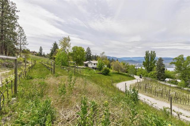 2864 - 2860 Arawana Road, Home with 2 bedrooms, 1 bathrooms and null parking in Okanagan Similkameen E BC | Image 26