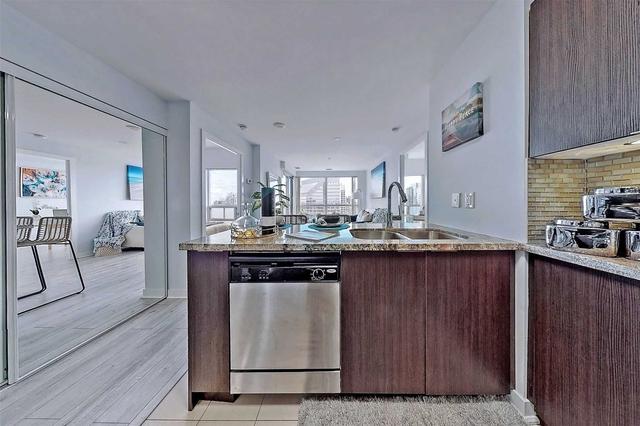 2201 - 5740 Yonge St, Condo with 2 bedrooms, 2 bathrooms and 1 parking in Toronto ON | Image 4