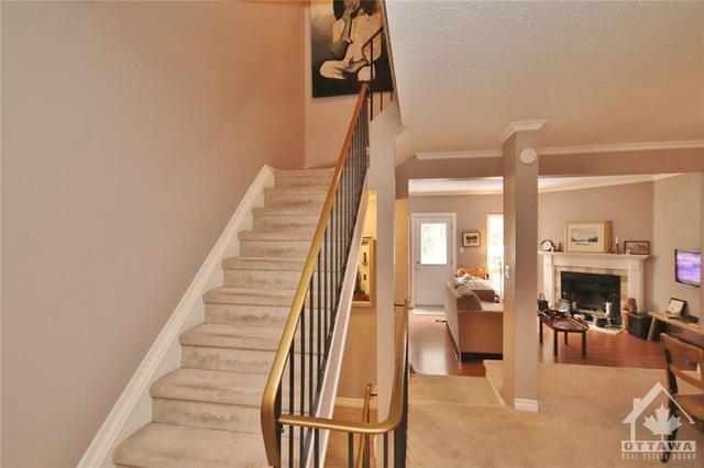 44 Lightfoot Place, Townhouse with 3 bedrooms, 3 bathrooms and 2 parking in Ottawa ON | Image 12