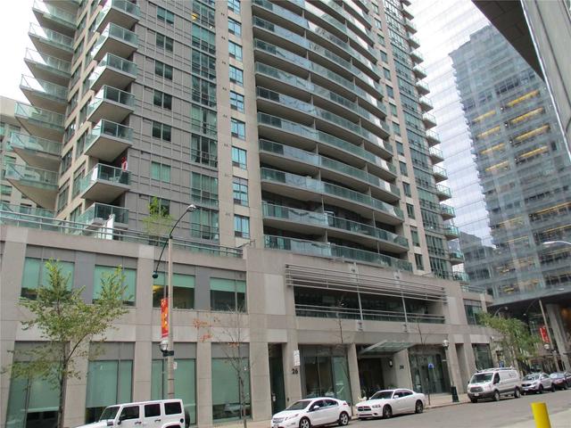 3611 - 30 Grand Trunk Cres, Condo with 2 bedrooms, 2 bathrooms and 1 parking in Toronto ON | Image 4