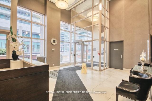 1709 - 25 Town Centre Crt, Condo with 1 bedrooms, 1 bathrooms and 1 parking in Toronto ON | Image 9