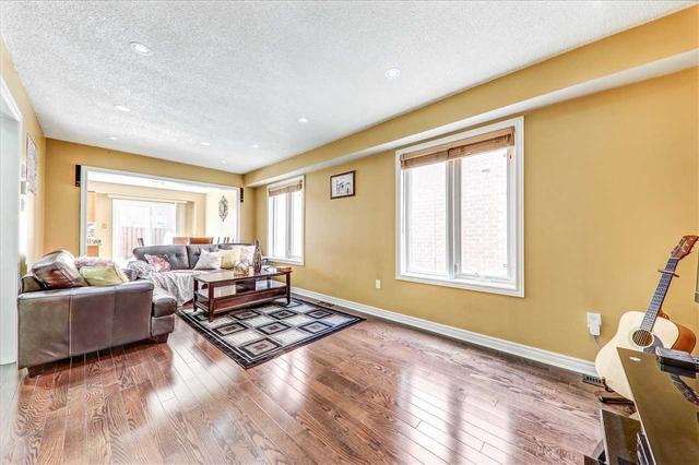 122 Guinevere Rd, House semidetached with 3 bedrooms, 4 bathrooms and 3 parking in Markham ON | Image 29