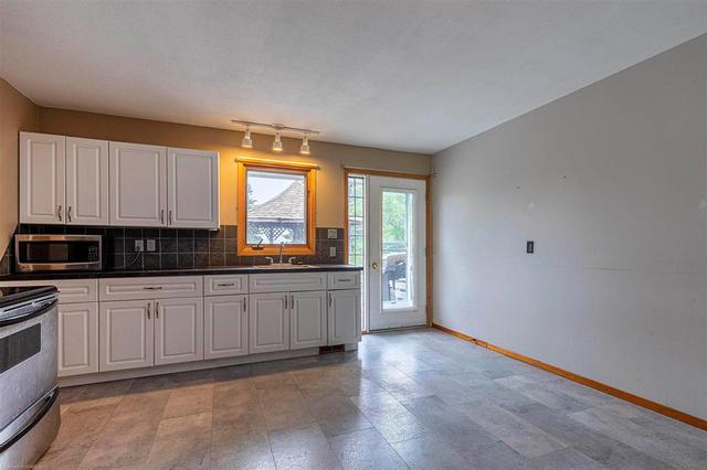 4088 Henderson Road, House detached with 3 bedrooms, 2 bathrooms and 10 parking in South Frontenac ON | Image 10