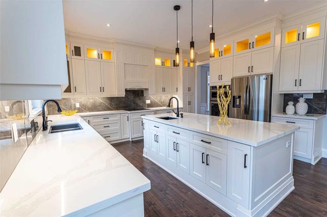 49 Kenton Dr, House detached with 5 bedrooms, 5 bathrooms and 6 parking in Toronto ON | Image 8