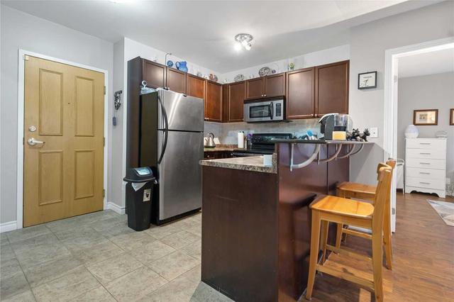 201 - 8 Harris St, Condo with 2 bedrooms, 2 bathrooms and 1 parking in Cambridge ON | Image 13
