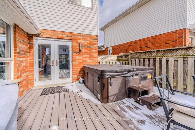19 Carroll Cres, House detached with 3 bedrooms, 4 bathrooms and 4 parking in Guelph ON | Image 20