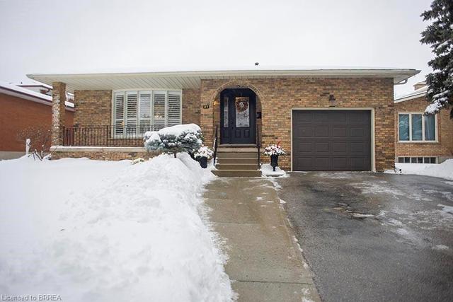 27 Edgar Drive, House detached with 5 bedrooms, 2 bathrooms and null parking in Brantford ON | Image 1