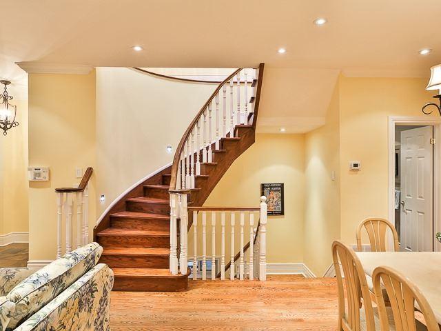 286 Laird Dr, House detached with 4 bedrooms, 4 bathrooms and 2 parking in Toronto ON | Image 11
