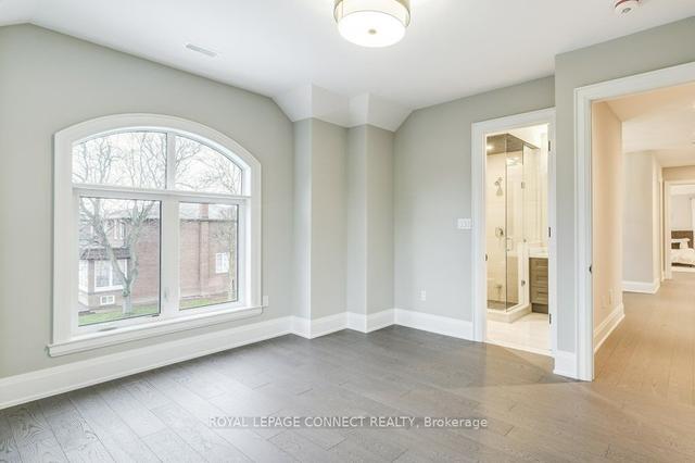 21 Esposito Crt, House detached with 4 bedrooms, 5 bathrooms and 6 parking in Toronto ON | Image 24