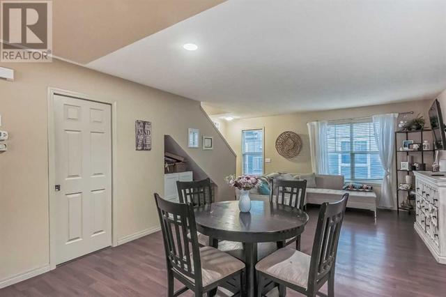 3074 New Brighton Gardens, House attached with 2 bedrooms, 2 bathrooms and 2 parking in Calgary AB | Image 11