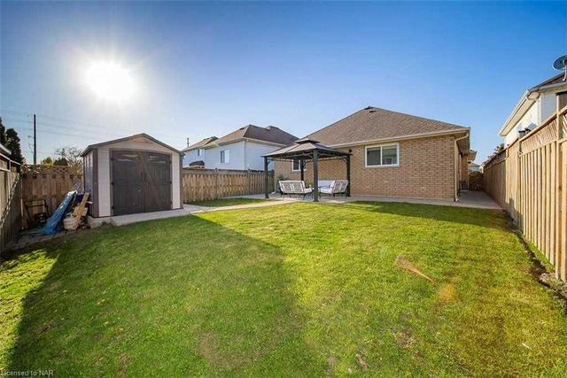 10 Cozocar Cres, House detached with 2 bedrooms, 2 bathrooms and 3 parking in St. Catharines ON | Image 10