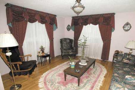 729 Old Harwood Ave, House detached with 5 bedrooms, 3 bathrooms and 8 parking in Ajax ON | Image 2