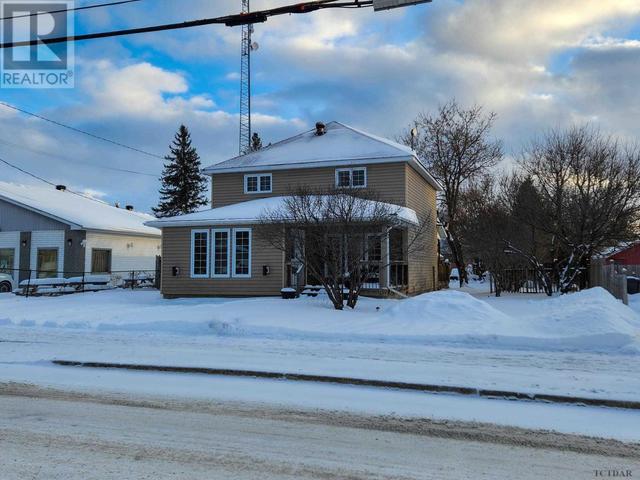 76 Fourth Ave, House detached with 4 bedrooms, 1 bathrooms and null parking in Englehart ON | Image 3