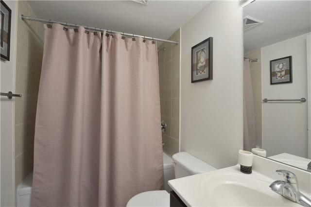 404 - 220 Forum Dr, Condo with 2 bedrooms, 2 bathrooms and 1 parking in Mississauga ON | Image 12