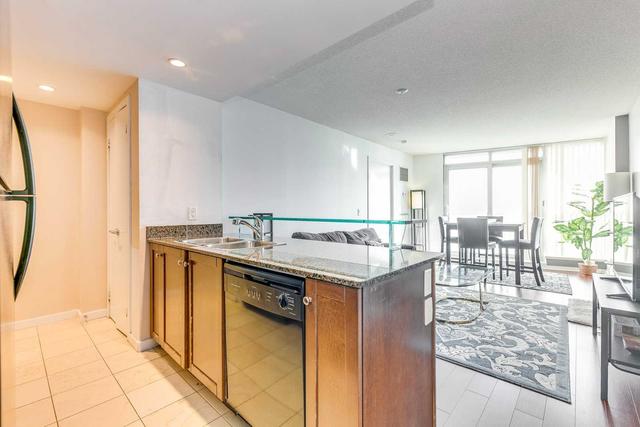 1408 - 208 Queens Quay W, Condo with 1 bedrooms, 1 bathrooms and 1 parking in Toronto ON | Image 21