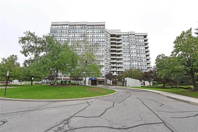 804 - 10 Laurelcrest St W, Condo with 2 bedrooms, 1 bathrooms and 2 parking in Brampton ON | Image 8