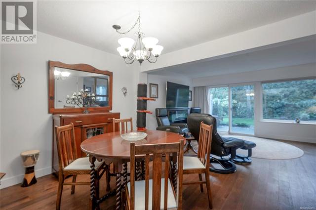 202 - 1537 Noel Ave, House attached with 3 bedrooms, 2 bathrooms and 1 parking in Comox BC | Image 10