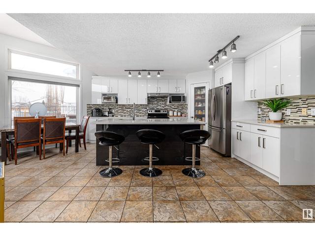 3703 28 St Nw, House detached with 4 bedrooms, 3 bathrooms and null parking in Edmonton AB | Image 11