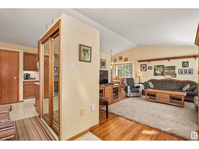 21 - 13217 155 Av Nw, House attached with 2 bedrooms, 2 bathrooms and 2 parking in Edmonton AB | Image 15