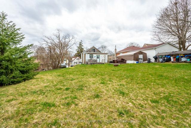631 Lowther St S, House detached with 3 bedrooms, 1 bathrooms and 4 parking in Cambridge ON | Image 25