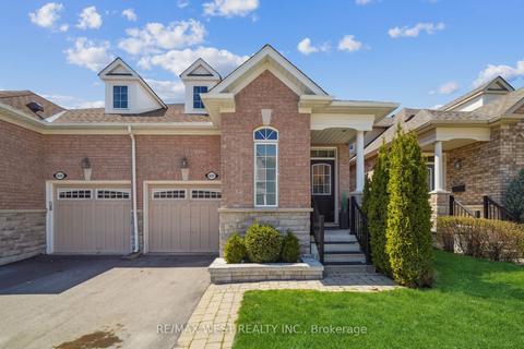 637 Tapestry Lane, Condo with 3 bedrooms, 4 bathrooms and 2 parking in Newmarket ON | Card Image