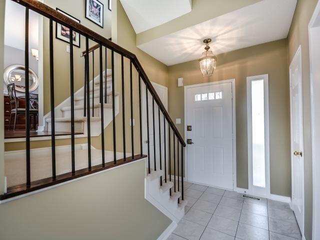 Th 32 - 7101 Branigan Gate, Townhouse with 3 bedrooms, 2 bathrooms and 2 parking in Mississauga ON | Image 2