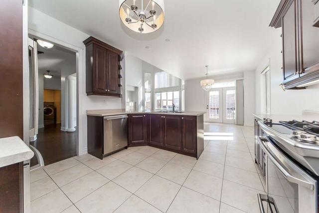 23 Adastra Pl, House detached with 4 bedrooms, 4 bathrooms and 6 parking in Brampton ON | Image 3
