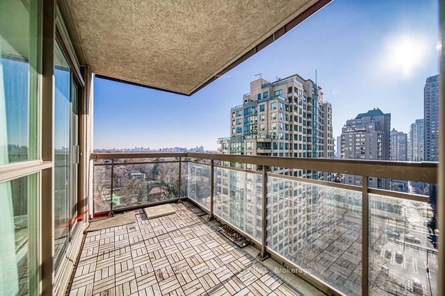 1606 - 18 Parkview Ave, Condo with 3 bedrooms, 2 bathrooms and 1 parking in Toronto ON | Image 18