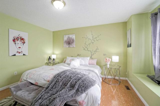 6 Sherbo Cres, House detached with 3 bedrooms, 3 bathrooms and 3 parking in Brampton ON | Image 14