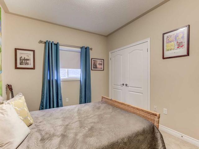 719 Coldstream Dr, House detached with 2 bedrooms, 3 bathrooms and 4 parking in Oshawa ON | Image 4