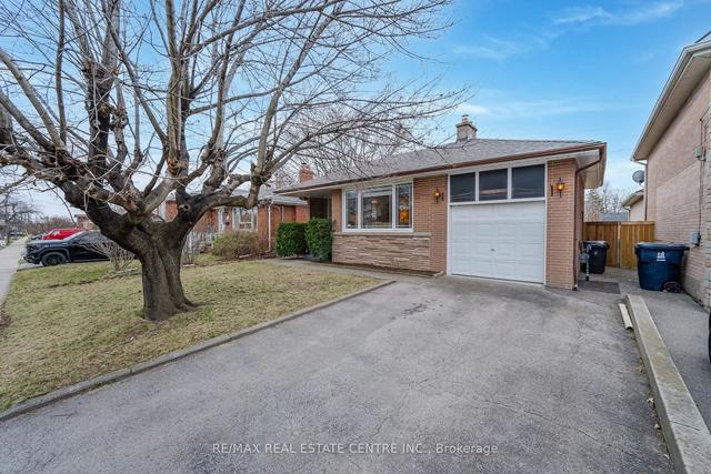 43 Coney Rd, House detached with 3 bedrooms, 2 bathrooms and 3 parking in Toronto ON | Image 23