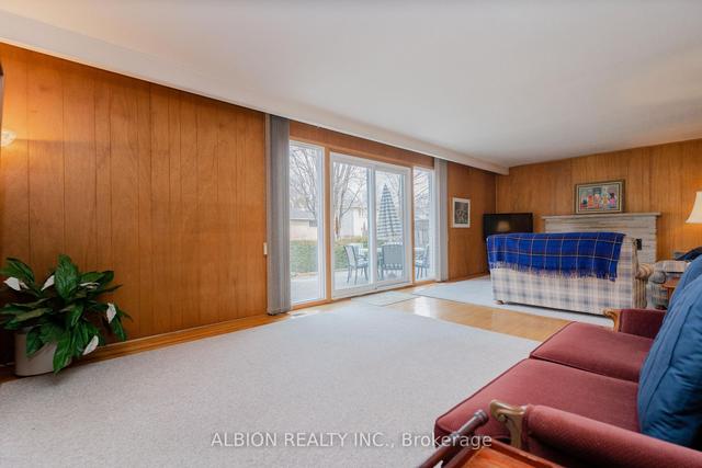 52 Hunting Rdge, House detached with 3 bedrooms, 3 bathrooms and 6 parking in Toronto ON | Image 18