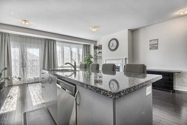 45 Gridiron Gate, House attached with 3 bedrooms, 4 bathrooms and 2 parking in Vaughan ON | Image 6