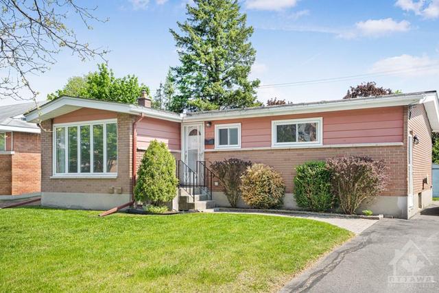1016 Connery Avenue, House detached with 4 bedrooms, 2 bathrooms and 4 parking in Ottawa ON | Image 2