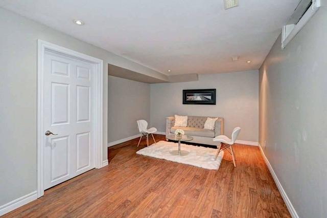 46 Cluthe Cres, House semidetached with 3 bedrooms, 1 bathrooms and 5 parking in Kitchener ON | Image 20
